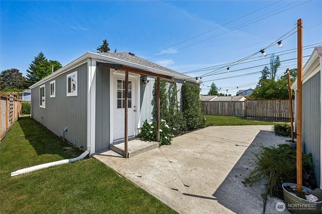 1702 S 94th Street, Tacoma, WA 98444