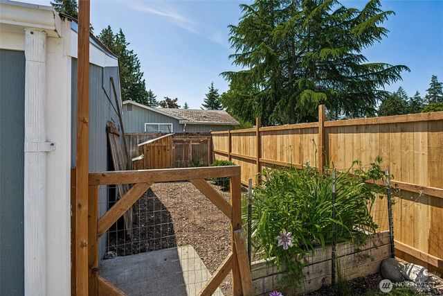 1702 S 94th Street, Tacoma, WA 98444