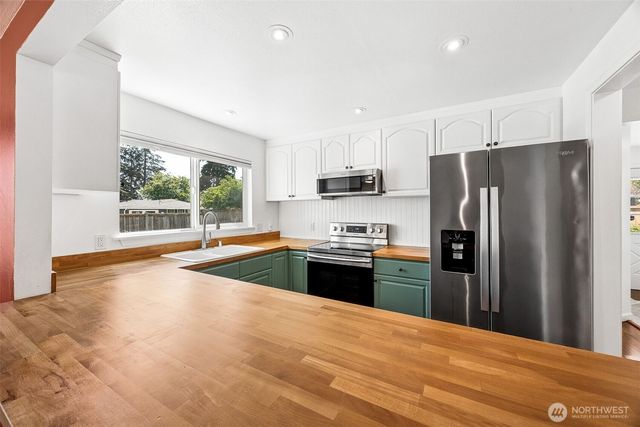 1702 S 94th Street, Tacoma, WA 98444