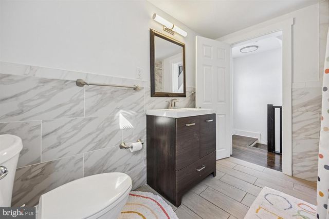 14 MAPLE ST, Conshohocken, PA 19428