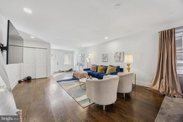 14 MAPLE ST, Conshohocken, PA 19428