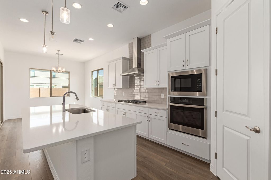 12012 W PARKWAY Lane, Avondale, AZ 85323 — photo 3