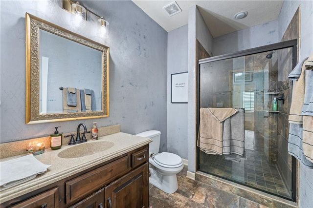 15190 N Cherry Court, Parkville, MO 64152