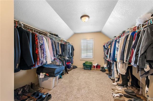 15190 N Cherry Court, Parkville, MO 64152