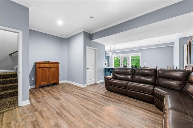 15190 N Cherry Court, Parkville, MO 64152