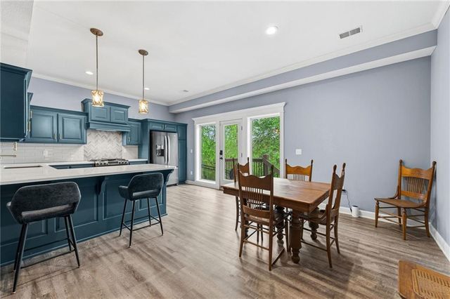 15190 N Cherry Court, Parkville, MO 64152