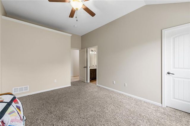 15190 N Cherry Court, Parkville, MO 64152