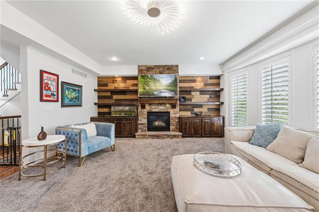 15190 N Cherry Court, Parkville, MO 64152