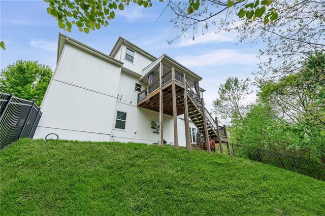15190 N Cherry Court, Parkville, MO 64152