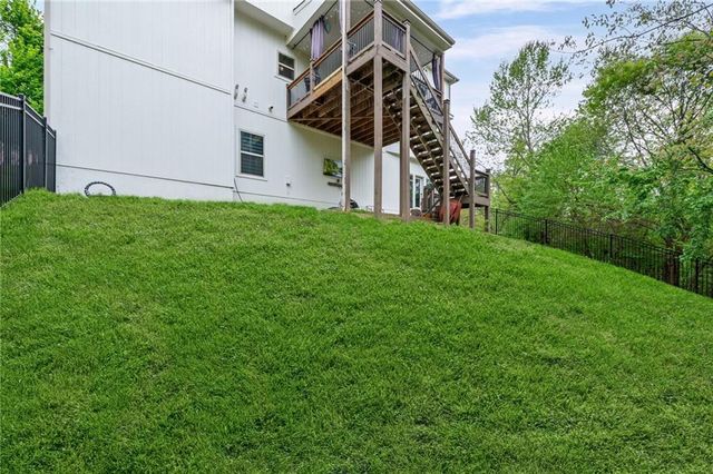 15190 N Cherry Court, Parkville, MO 64152