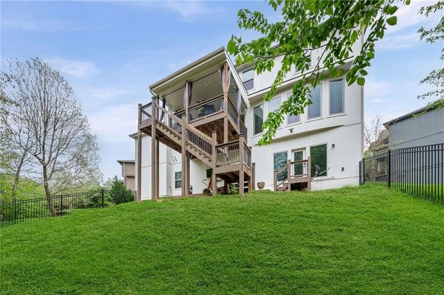15190 N Cherry Court, Parkville, MO 64152