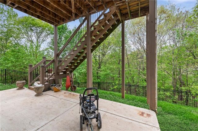 15190 N Cherry Court, Parkville, MO 64152