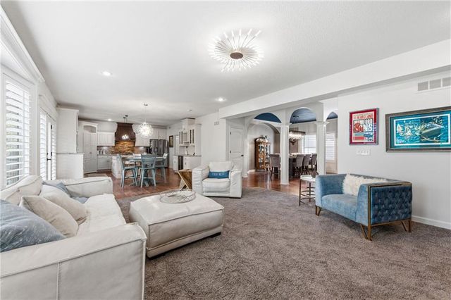 15190 N Cherry Court, Parkville, MO 64152