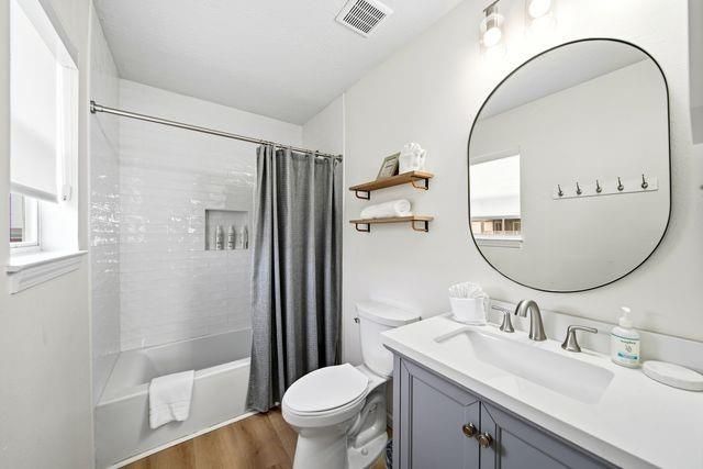 17620 Glei, Galveston, TX 77554