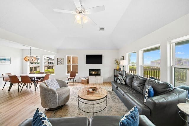 17620 Glei, Galveston, TX 77554