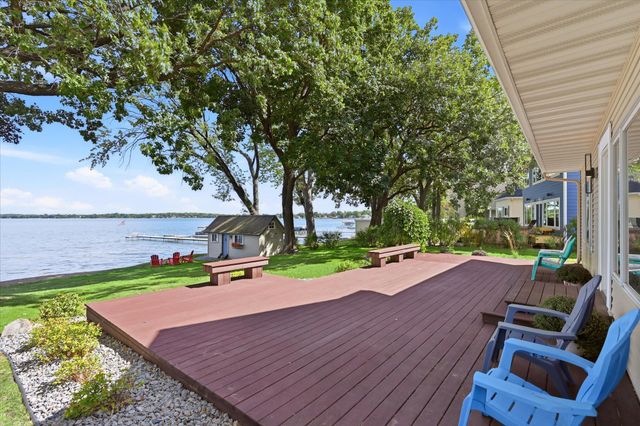 7 S Shore Drive, Forest Lake, MN 55025