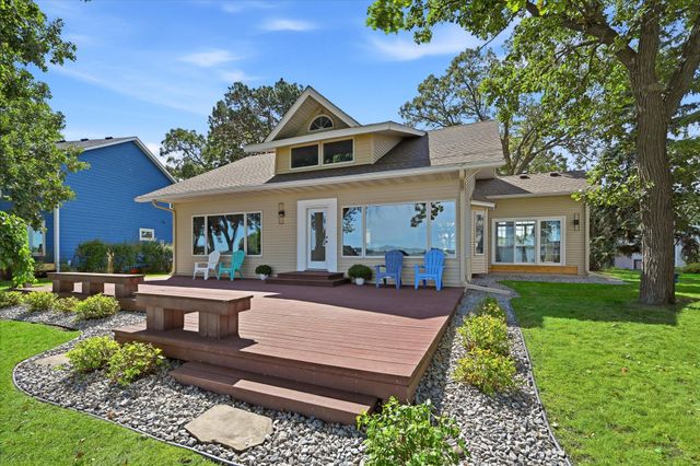7 S Shore Drive, Forest Lake, MN 55025