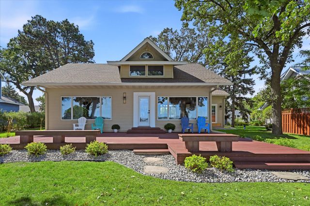 7 S Shore Drive, Forest Lake, MN 55025