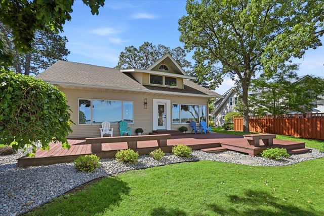 7 S Shore Drive, Forest Lake, MN 55025