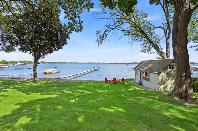 7 S Shore Drive, Forest Lake, MN 55025