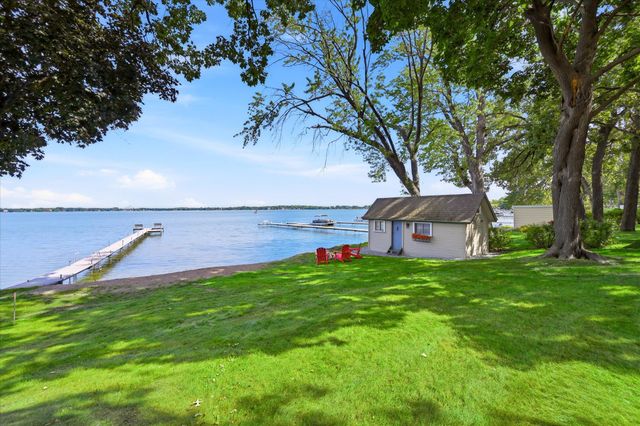 7 S Shore Drive, Forest Lake, MN 55025