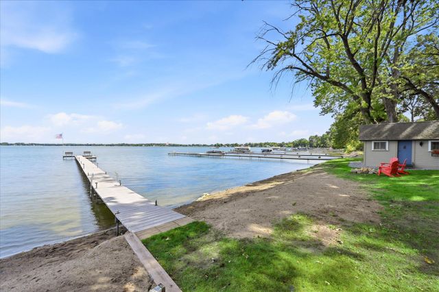 7 S Shore Drive, Forest Lake, MN 55025