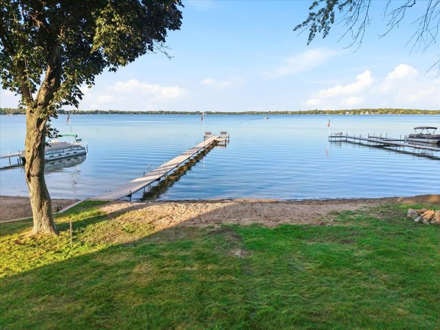 7 S Shore Drive, Forest Lake, MN 55025