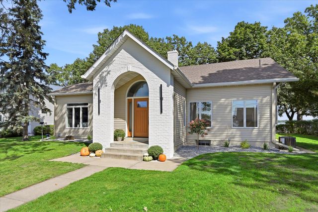 7 S Shore Drive, Forest Lake, MN 55025