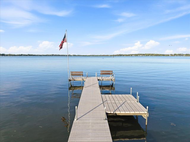 7 S Shore Drive, Forest Lake, MN 55025