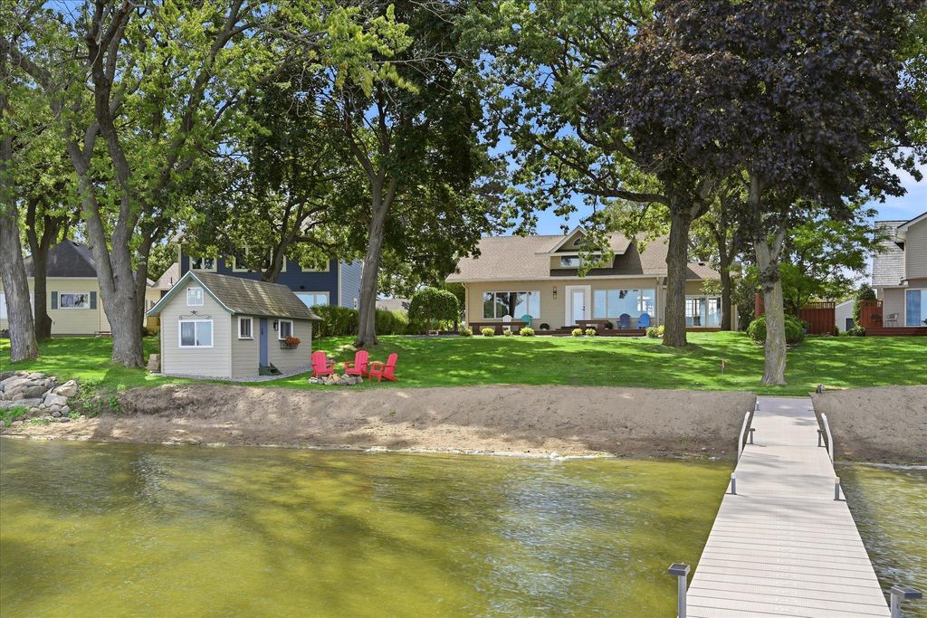 7 S Shore Drive, Forest Lake, MN 55025 — photo 4
