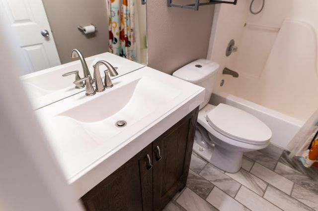 1913 Sandersville Road, Lexington, KY 40511