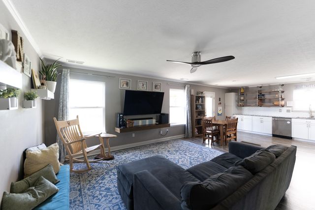 1913 Sandersville Road, Lexington, KY 40511