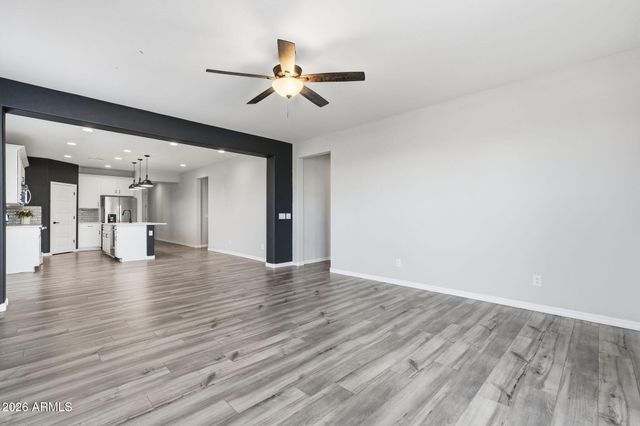 32300 N DAYLIGHT Drive, San Tan Valley, AZ 85144