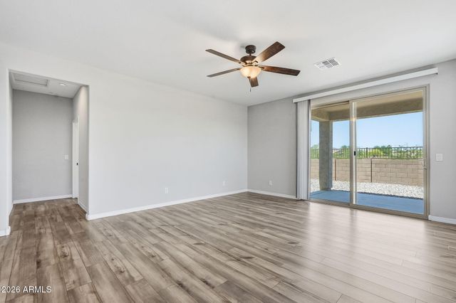 32300 N DAYLIGHT Drive, San Tan Valley, AZ 85144