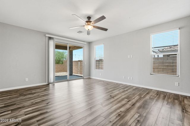 32300 N DAYLIGHT Drive, San Tan Valley, AZ 85144