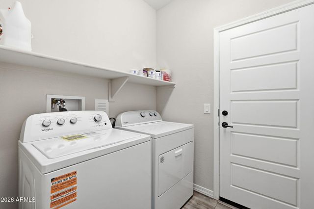 32300 N DAYLIGHT Drive, San Tan Valley, AZ 85144
