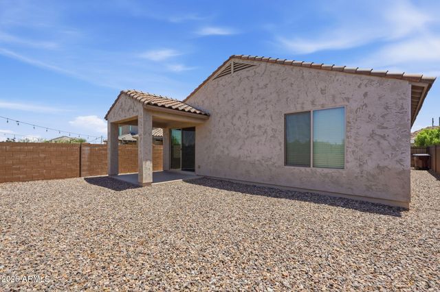 32300 N DAYLIGHT Drive, San Tan Valley, AZ 85144
