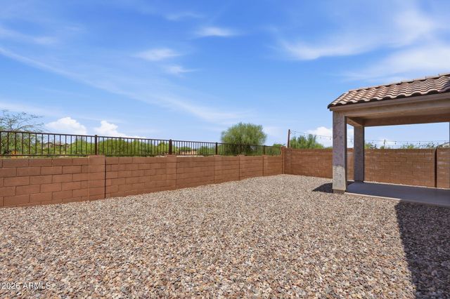 32300 N DAYLIGHT Drive, San Tan Valley, AZ 85144