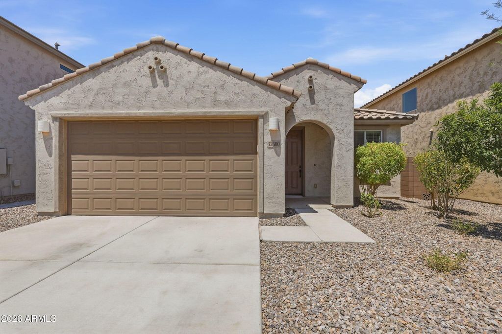 32300 N DAYLIGHT Drive, San Tan Valley, AZ 85144