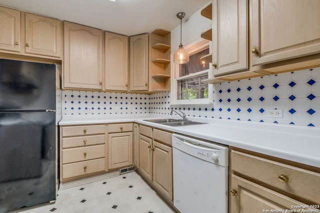 117 CARDINAL AVE, Alamo Heights, TX 78209