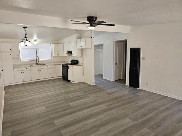 957 Sharian St, West Sacramento, CA 95605
