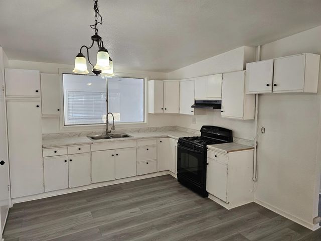 957 Sharian St, West Sacramento, CA 95605