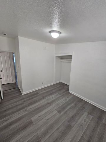 957 Sharian St, West Sacramento, CA 95605
