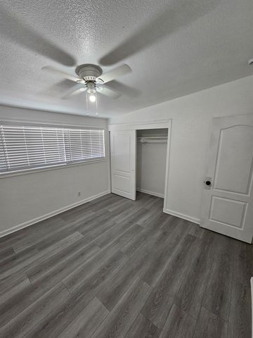 957 Sharian St, West Sacramento, CA 95605