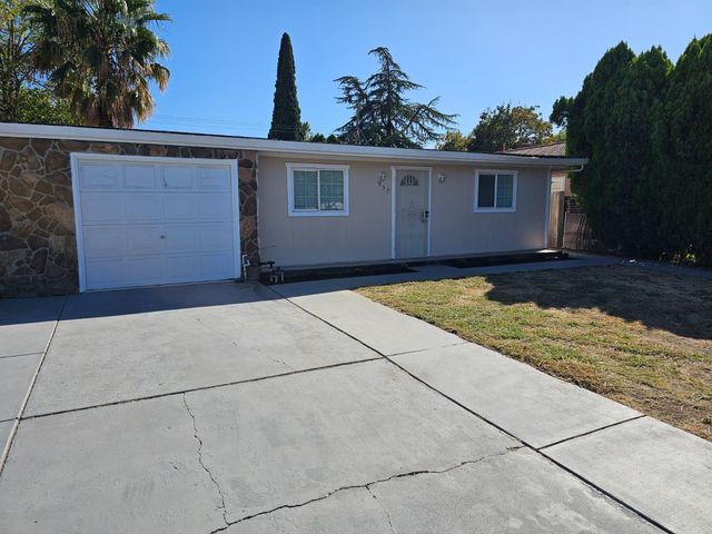 957 Sharian St, West Sacramento, CA 95605