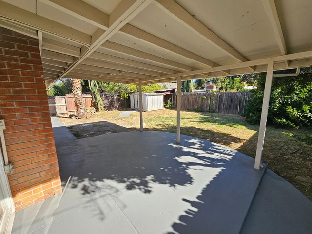 957 Sharian St, West Sacramento, CA 95605