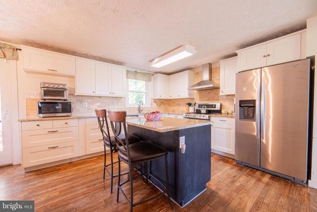 1112 MULLICA HILL RD, Mullica Hill, NJ 08062