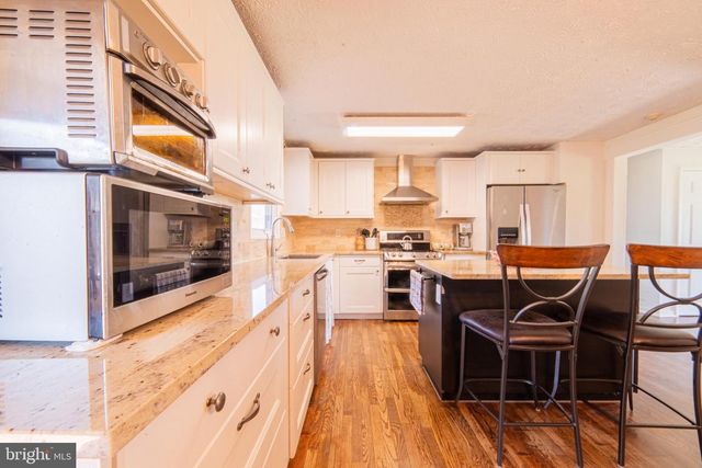 1112 MULLICA HILL RD, Mullica Hill, NJ 08062