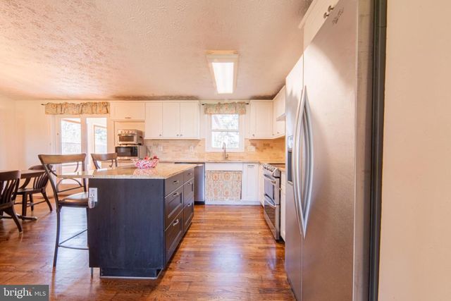 1112 MULLICA HILL RD, Mullica Hill, NJ 08062