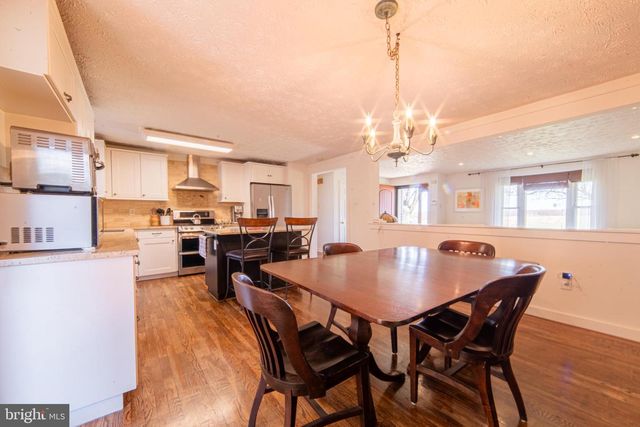 1112 MULLICA HILL RD, Mullica Hill, NJ 08062